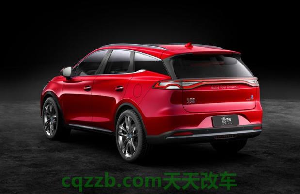 车回答：唐EV600的动力配置及其整体性能简介 特斯拉 Model 3 的操控性更好