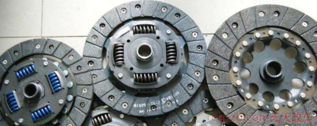 汽车慢速时总感觉有摩擦声音()