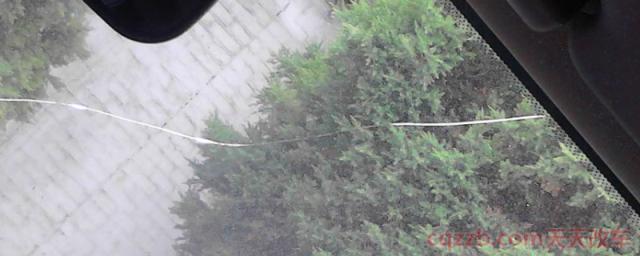 挡风玻璃裂了能开多快(挡风玻璃过大建议直接更换)  第1张
