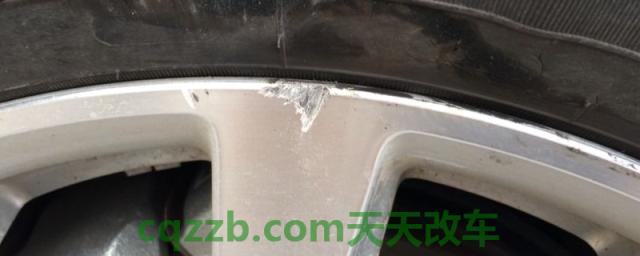 说说：轮毂磕掉一小豁口需要换吗(更换轮毂的注意事项)