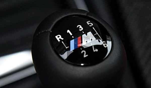 手动挡突然没有离合器了(手动挡车辆换挡怎么操作) 第3张