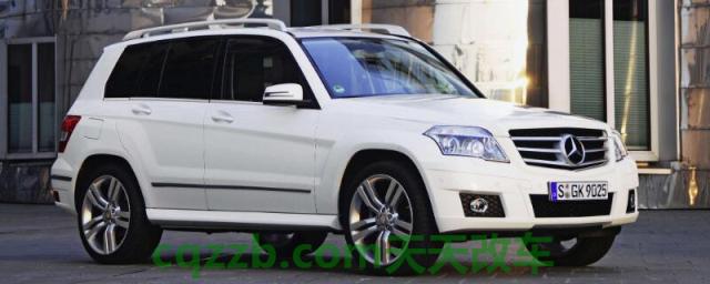 奔驰glk300辅助蓄电池在哪里()