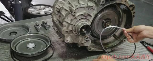 顶气门什么原因(一个发动机有几个气门)  第1张