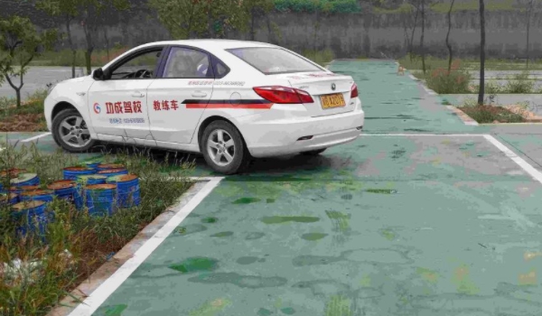 科二几点开始进场(机动车驾驶证科目二有考试时间限制吗)  第3张