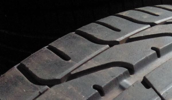 轮胎扎了钉子要换胎吗(轮胎多久更换一次)  第2张