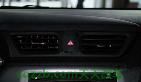 特斯拉双闪在哪里打开(汽车双闪灯一直亮怎么回事)  第2张