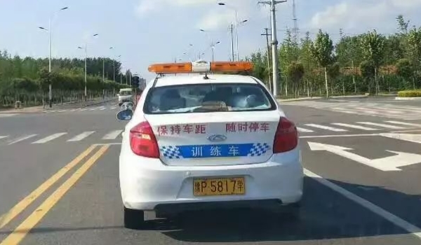 驾驶证多久可以上高速(高速公路行驶需要注意什么)  第2张