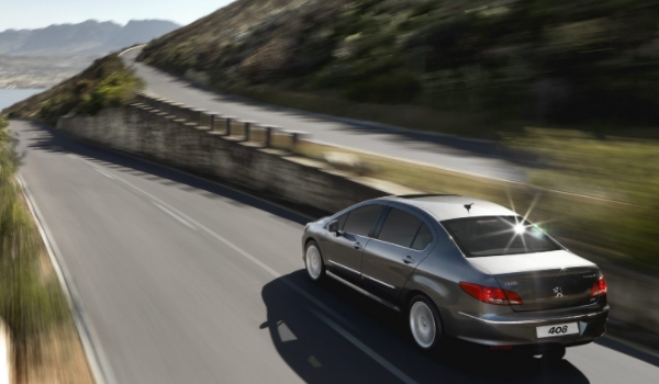 下陡坡标志(汽车下陡坡行驶需要注意什么) 第2张