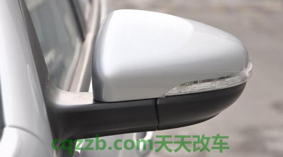 外后视镜总成拆卸方法(找到后视镜集成盒) 第3张