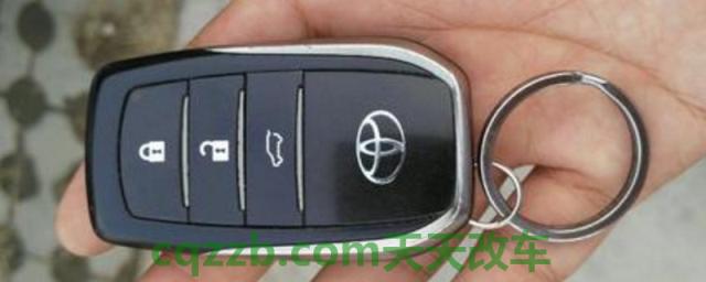 车门锁了怎么开(锁车门的几种方式)