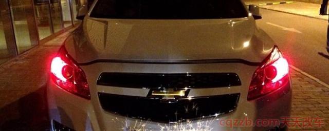 示宽灯换了颜色会不会被罚？(车辆示宽灯如何打开)