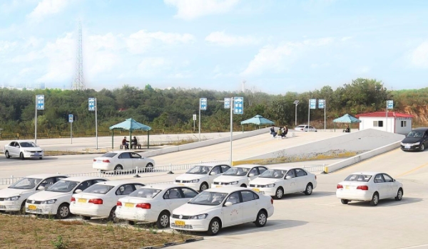 驾照不满一年怎么跑网约车(驾驶执照在哪里获得) 第3张