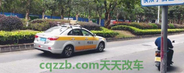 科目三转弯用几档(科目三考试当天可以考几次)