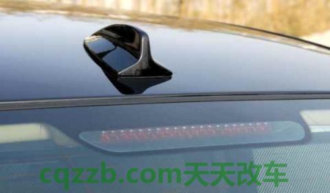 汽车有必要装个假的鲨鱼鳍吗(鲨鱼鳍天线代替原有天线有影响吗)  第3张