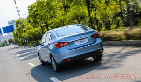 电瓶车充电器一插上就是绿灯不充电怎么办(如何区分新能源车型和燃油车辆) 第3张