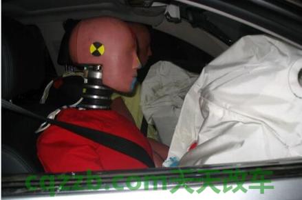 车问答:安全气囊是一种什么装置 第4张