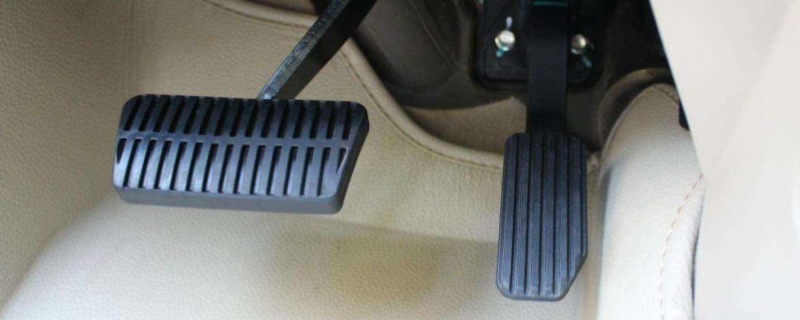 解读：自动挡的车有离合器吗(自动挡车辆驾驶的注意事项)